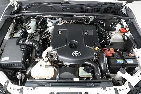 2021 Toyota Hilux SR (4x4) GUN126R Facelift 4X4