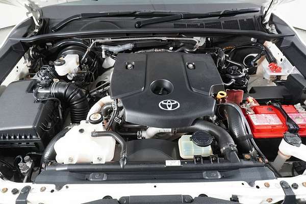 2021 Toyota Hilux SR (4x4) GUN126R Facelift 4X4