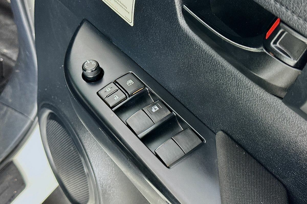 2021 Toyota Hilux SR (4x4) GUN126R Facelift 4X4