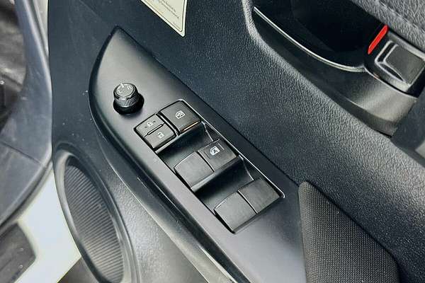 2021 Toyota Hilux SR (4x4) GUN126R Facelift 4X4
