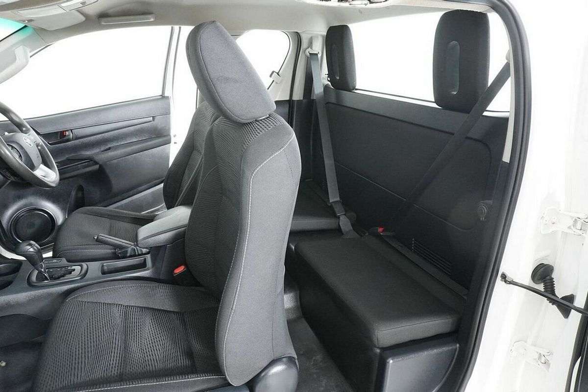 2019 Toyota Hilux SR (4x4) GUN126R MY19 4X4