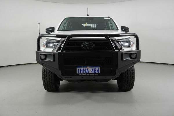2020 Toyota Hilux SR (4x4) GUN126R Facelift 4X4