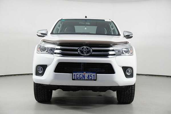 2017 Toyota Hilux SR5 (4x4) GGN125R 4X4