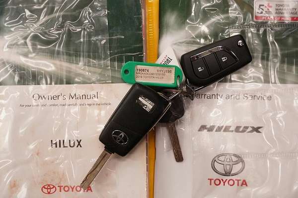 2019 Toyota Hilux SR (4x4) GUN126R MY19 4X4