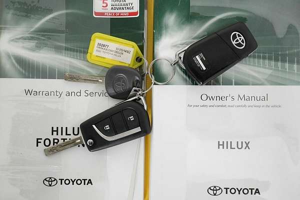 2021 Toyota Hilux SR (4x4) GUN126R Facelift 4X4