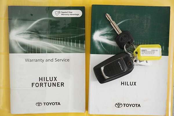2021 Toyota Hilux SR5 (4x4) GUN126R Facelift 4X4