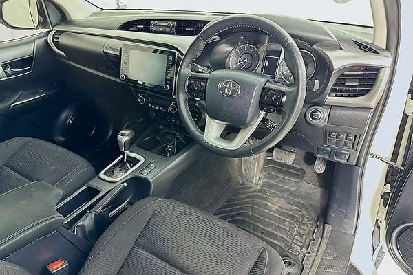 2021 Toyota Hilux SR5 (4x4) GUN126R Facelift 4X4