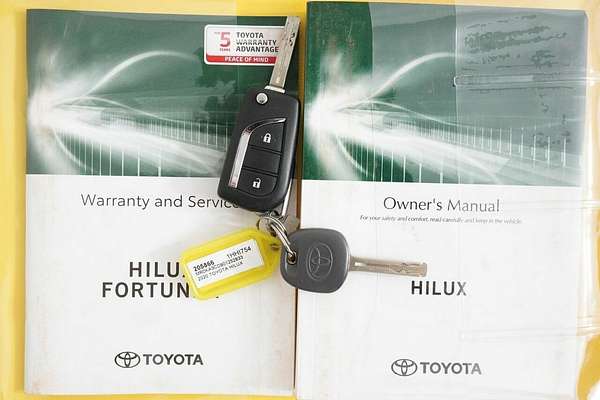 2020 Toyota Hilux SR (4x4) GUN126R Facelift 4X4