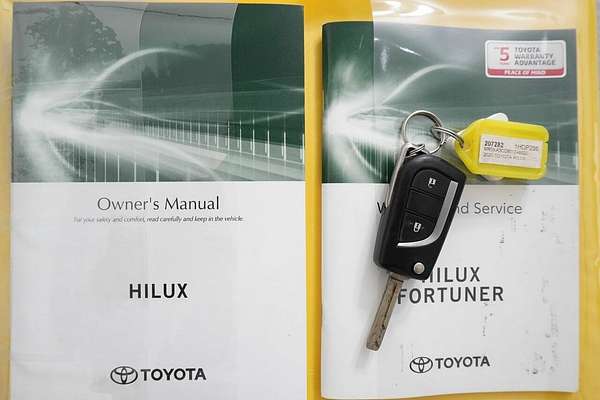2020 Toyota Hilux SR (4x4) GUN126R Facelift 4X4