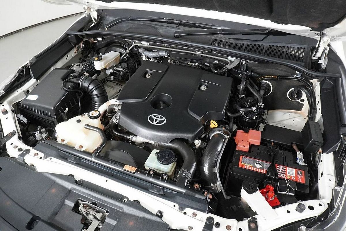 2021 Toyota Hilux SR5 (4x4) GUN126R Facelift 4X4