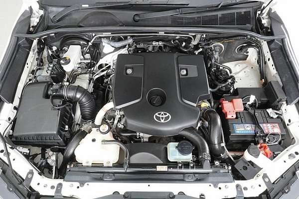 2021 Toyota Hilux SR5 (4x4) GUN126R Facelift 4X4