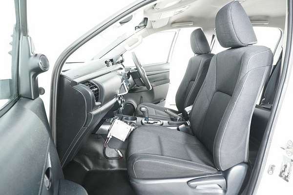 2021 Toyota Hilux SR (4x4) GUN126R Facelift 4X4