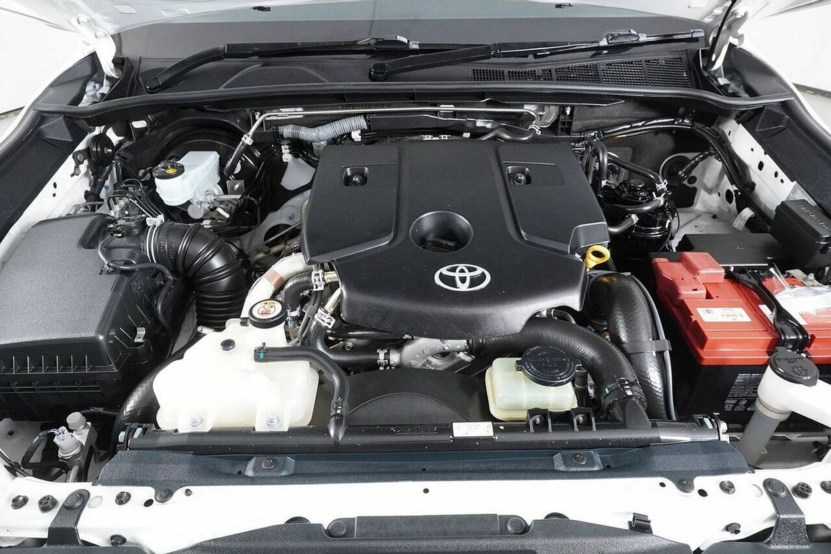 2018 Toyota Hilux SR5 (4x4) GUN126R MY19 4X4