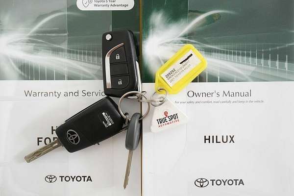 2021 Toyota Hilux SR (4x4) GUN126R Facelift 4X4