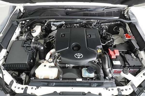 2021 Toyota Hilux SR (4x4) GUN126R Facelift 4X4