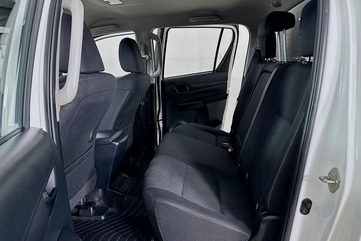 2024 Toyota Hilux SR (4x4) GUN126R 4X4