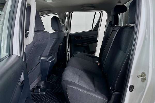 2024 Toyota Hilux SR (4x4) GUN126R 4X4