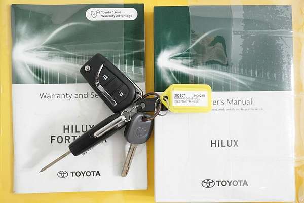 2022 Toyota Hilux SR (4x4) GUN126R 4X4