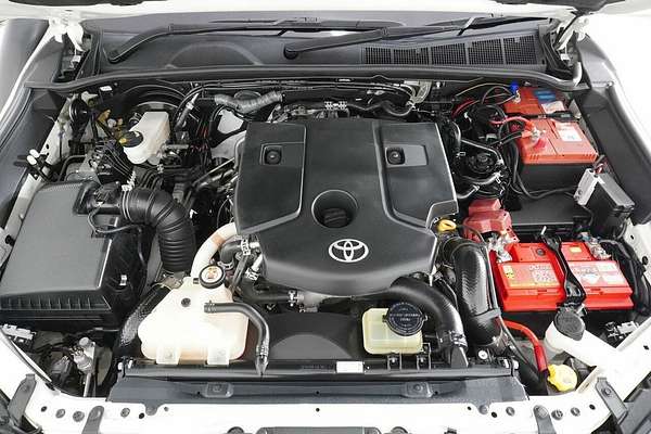2021 Toyota Hilux SR5 (4x4) GUN126R Facelift 4X4