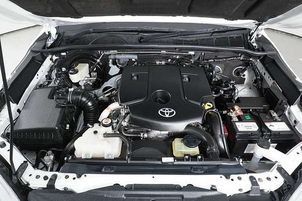 2017 Toyota Hilux SR (4x4) GUN126R 4X4