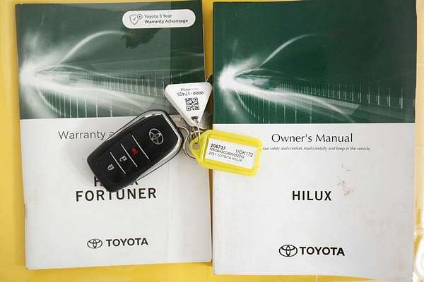 2021 Toyota Hilux SR5 (4x4) GUN126R Facelift 4X4