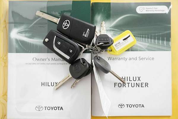 2021 Toyota Hilux SR (4x4) GUN126R Facelift 4X4
