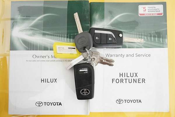 2021 Toyota Hilux SR (4x4) GUN126R 4X4