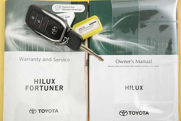 2021 Toyota Hilux SR5 (4x4) GUN126R Facelift 4X4