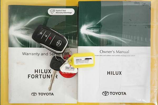 2021 Toyota Hilux SR5 (4x4) GUN126R Facelift 4X4