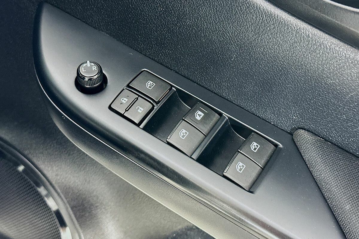 2017 Toyota Hilux SR (4x4) GUN126R MY17 4X4