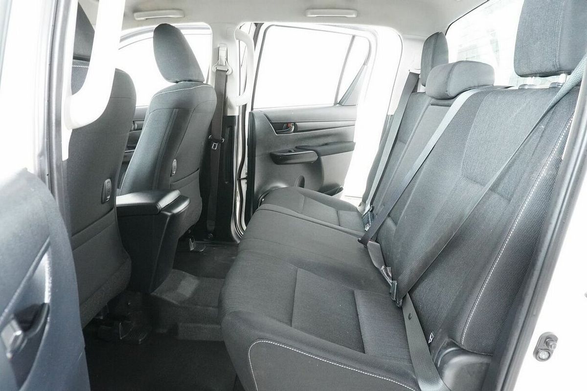 2021 Toyota Hilux SR (4x4) GUN126R Facelift 4X4