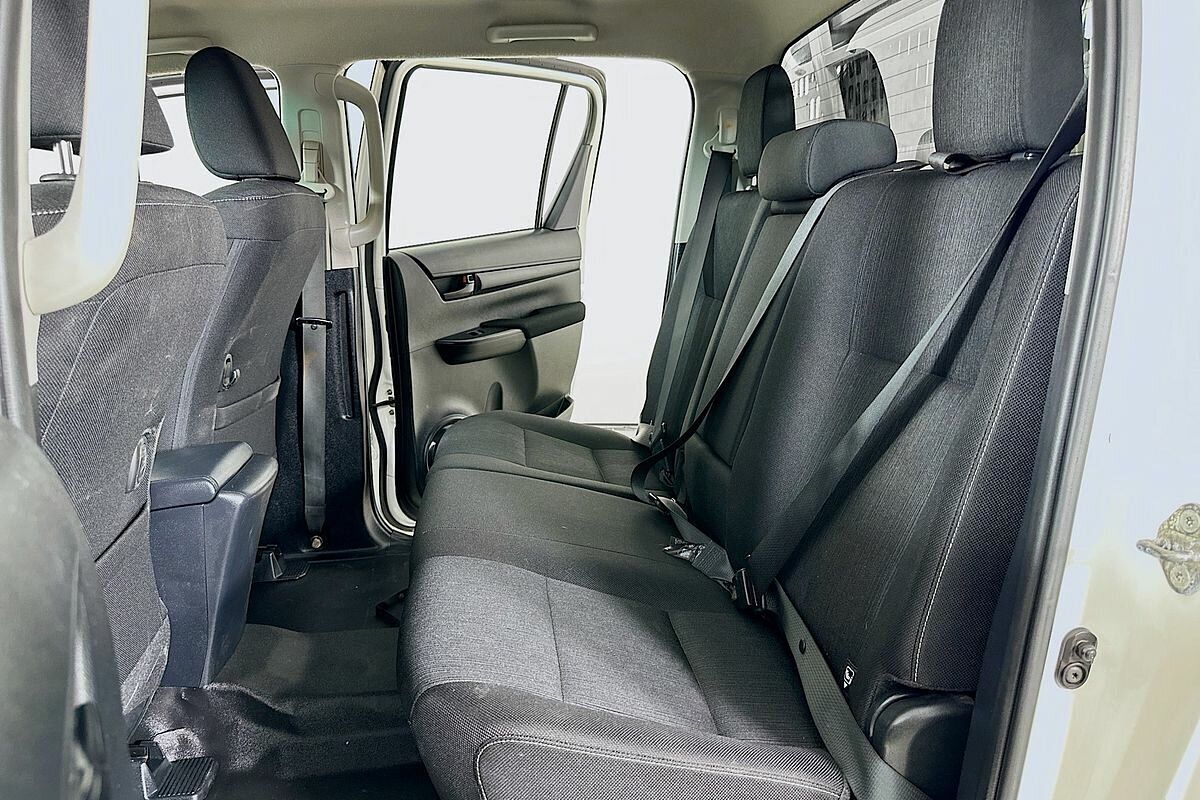 2021 Toyota Hilux SR (4x4) GUN126R Facelift 4X4