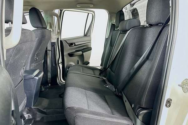 2021 Toyota Hilux SR (4x4) GUN126R Facelift 4X4