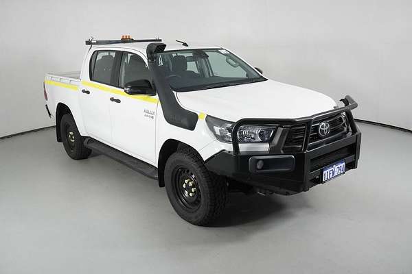 2020 Toyota Hilux SR (4x4) GUN126R Facelift 4X4