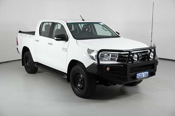 2016 Toyota Hilux SR (4x4) GUN126R 4X4