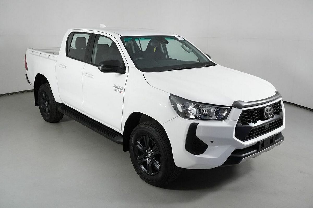 2024 Toyota Hilux SR (4x4) GUN126R 4X4