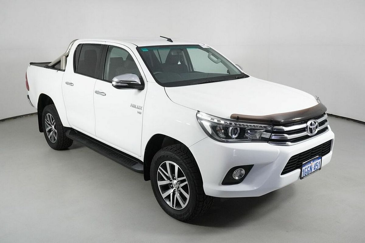 2017 Toyota Hilux SR5 (4x4) GGN125R 4X4