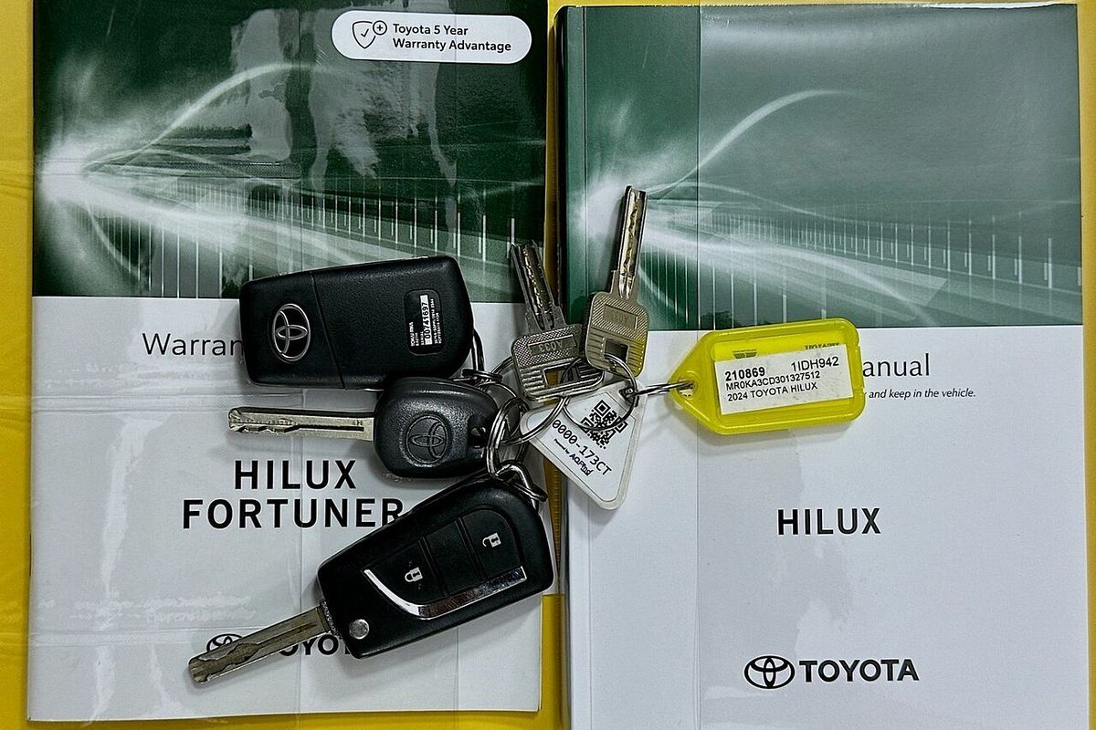 2024 Toyota Hilux SR (4x4) GUN126R 4X4
