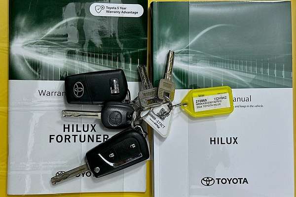 2024 Toyota Hilux SR (4x4) GUN126R 4X4