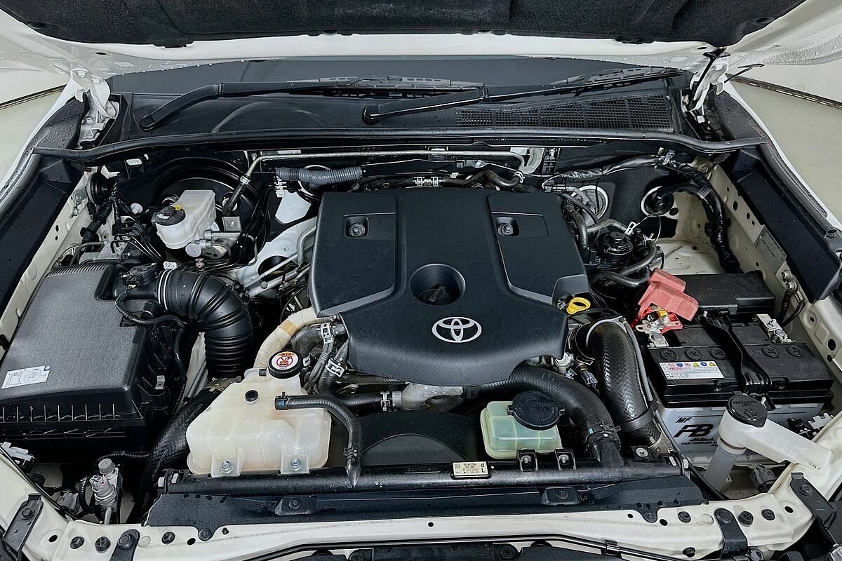 2021 Toyota Hilux SR5 (4x4) GUN126R Facelift 4X4