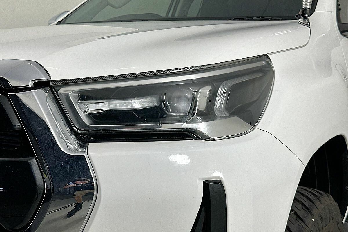 2021 Toyota Hilux SR5 (4x4) GUN126R Facelift 4X4