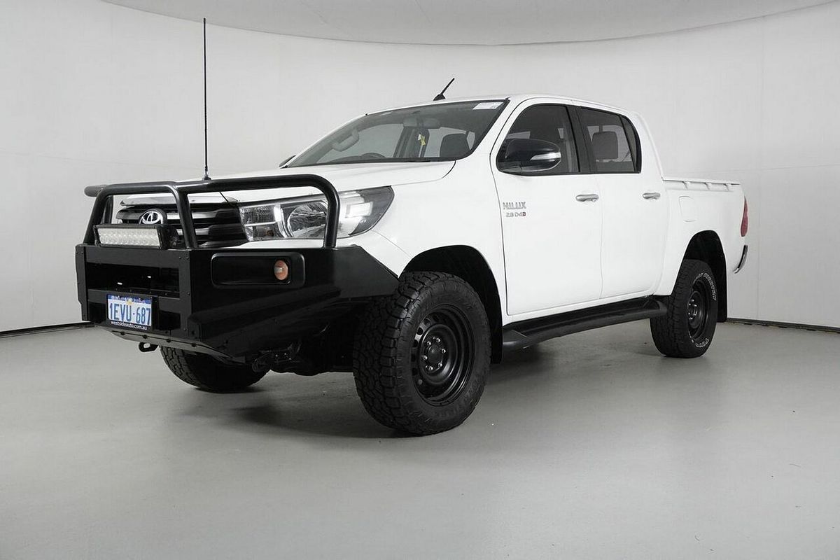 2015 Toyota Hilux SR (4x4) GUN126R 4X4