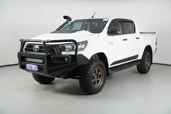2020 Toyota Hilux SR (4x4) GUN126R Facelift 4X4