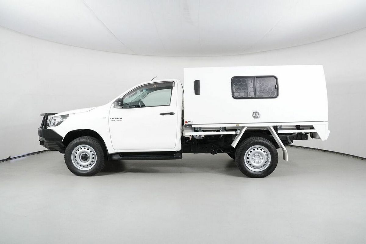 2017 Toyota Hilux SR (4x4) GUN126R 4X4