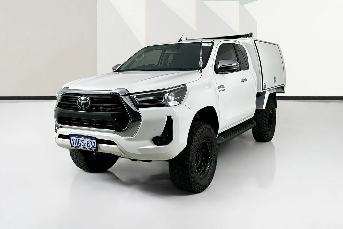 2021 Toyota Hilux SR5 (4x4) GUN126R Facelift 4X4