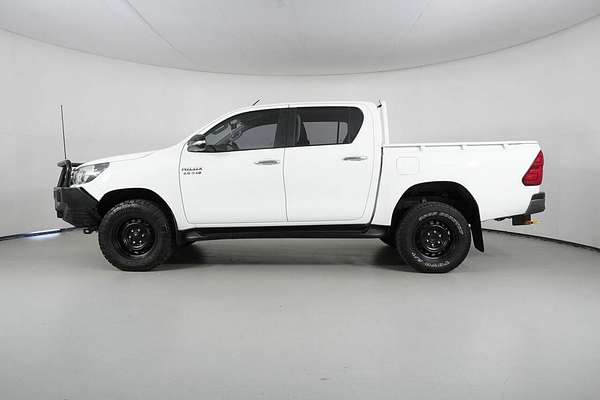 2015 Toyota Hilux SR (4x4) GUN126R 4X4