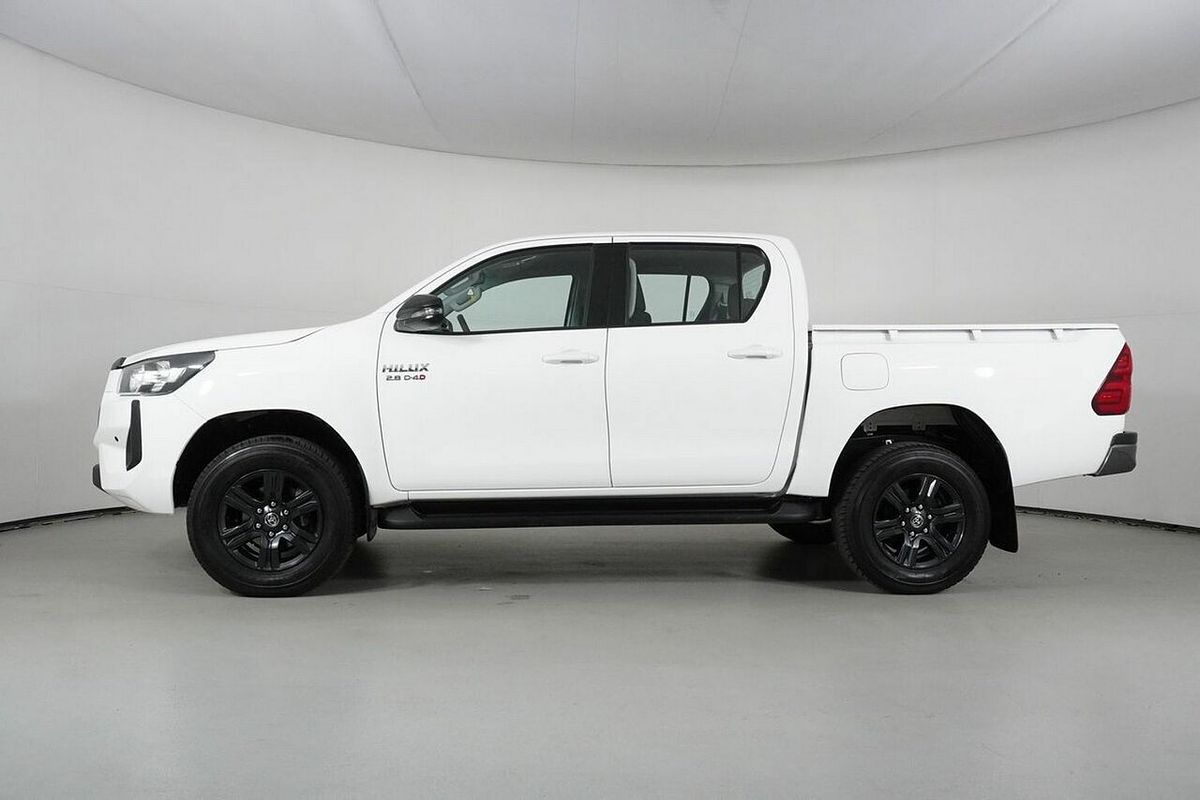 2024 Toyota Hilux SR (4x4) GUN126R 4X4