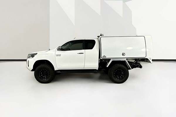 2021 Toyota Hilux SR5 (4x4) GUN126R Facelift 4X4
