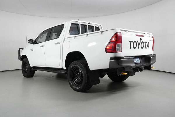 2015 Toyota Hilux SR (4x4) GUN126R 4X4