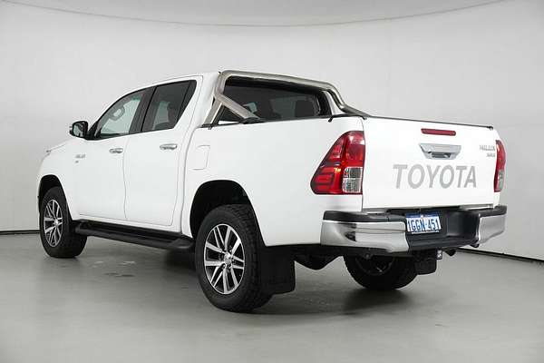 2017 Toyota Hilux SR5 (4x4) GGN125R 4X4